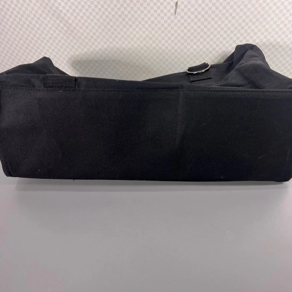 Jeppesen Flight Duffle Overnight Bag Pilot Aviation Black‎ 16x9x5 1/2” Dual Zip